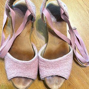 Size 8.5 Pink UGG Espadrilles Wedged sandals